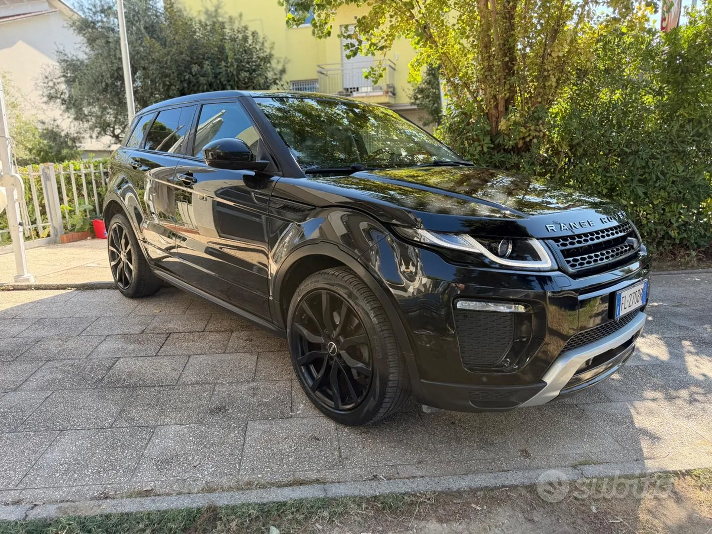 Land Rover Range Rover Evoque 2018 photo 2