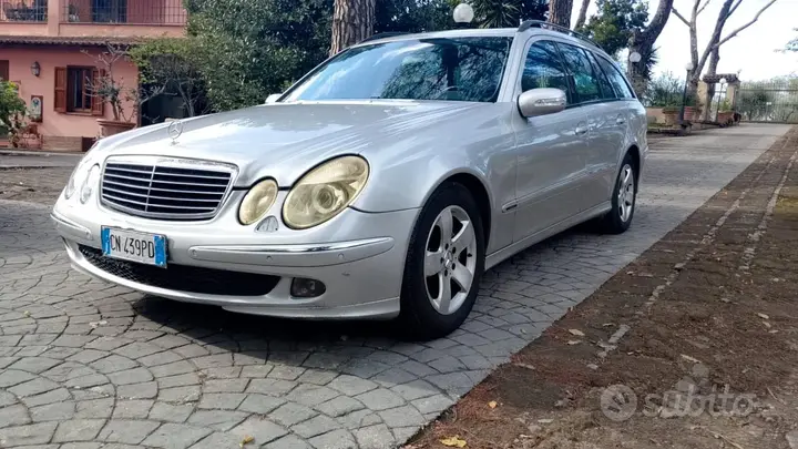 Mercedes-Benz E 220 Cdi 2004 photo 2