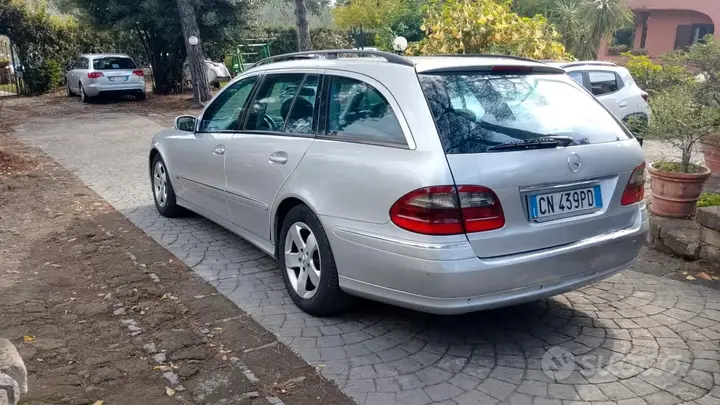 Mercedes-Benz E 220 Cdi 2004 photo 5