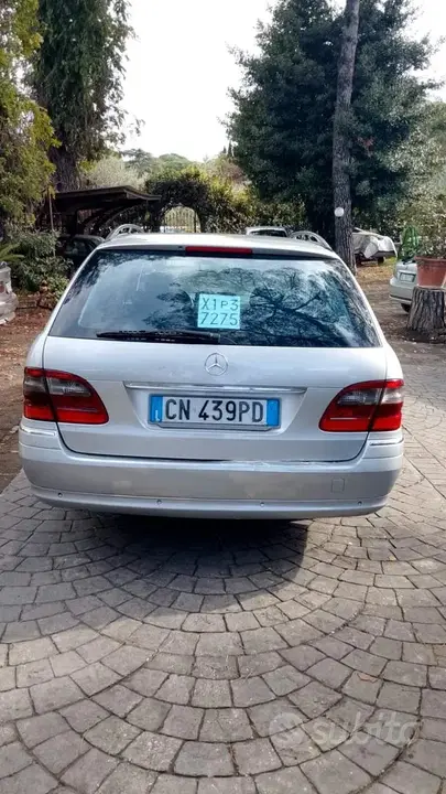Mercedes-Benz E 220 Cdi 2004 photo 4
