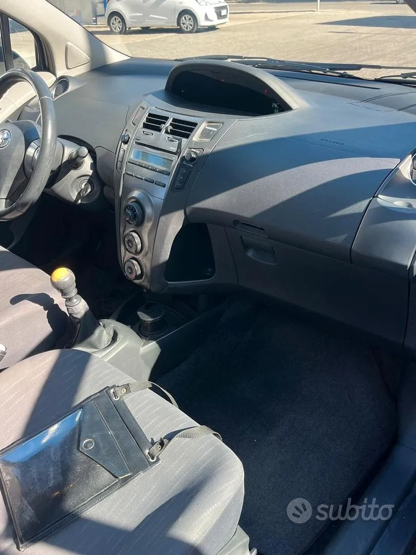 Toyota Yaris 2009 photo 5