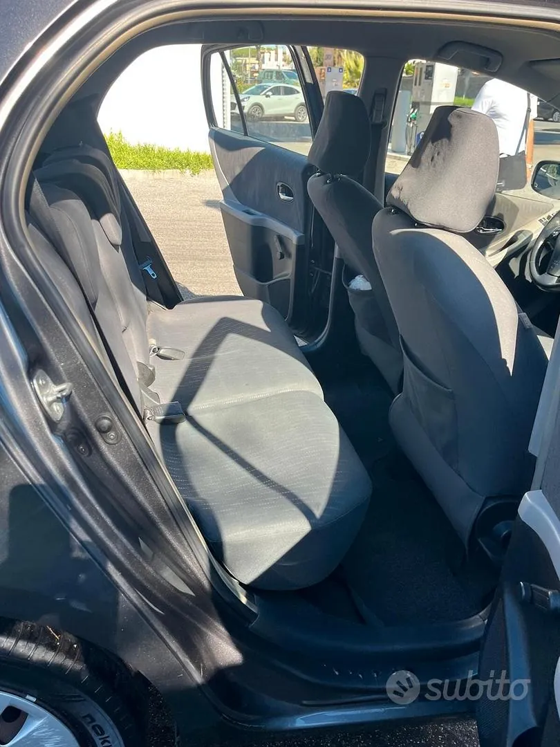Toyota Yaris 2009 photo 3