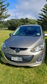 Mazda 2 Sport 2010 photo 2