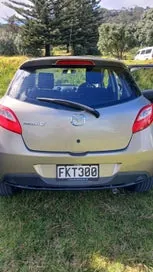 Mazda 2 Sport 2010 photo 4