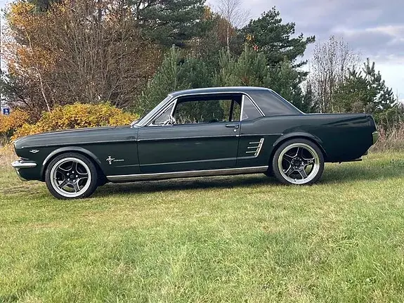 Ford Mustang 1966 photo 2