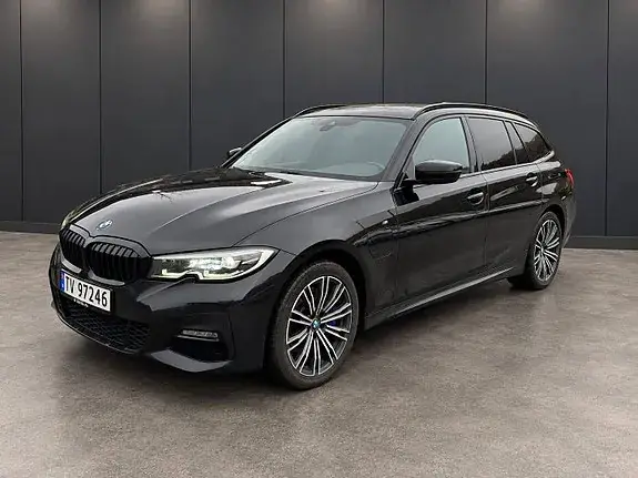 BMW 330E 2021 photo 3
