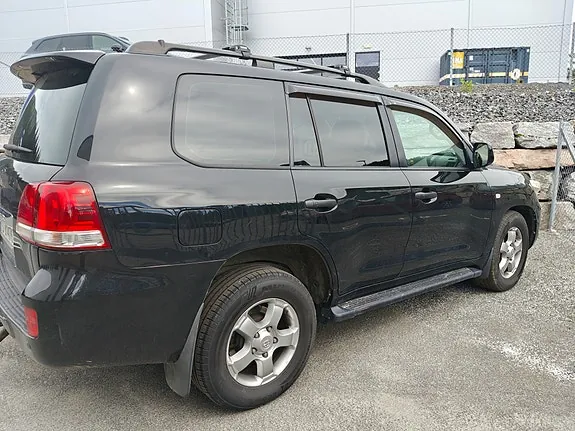 Toyota Land Cruiser 2008 photo 2