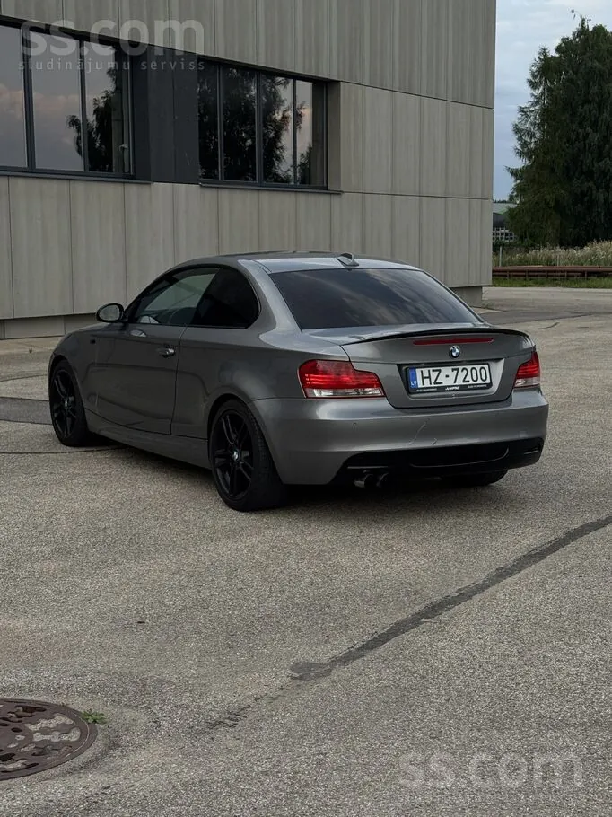 BMW 1 Series 2009 photo 5