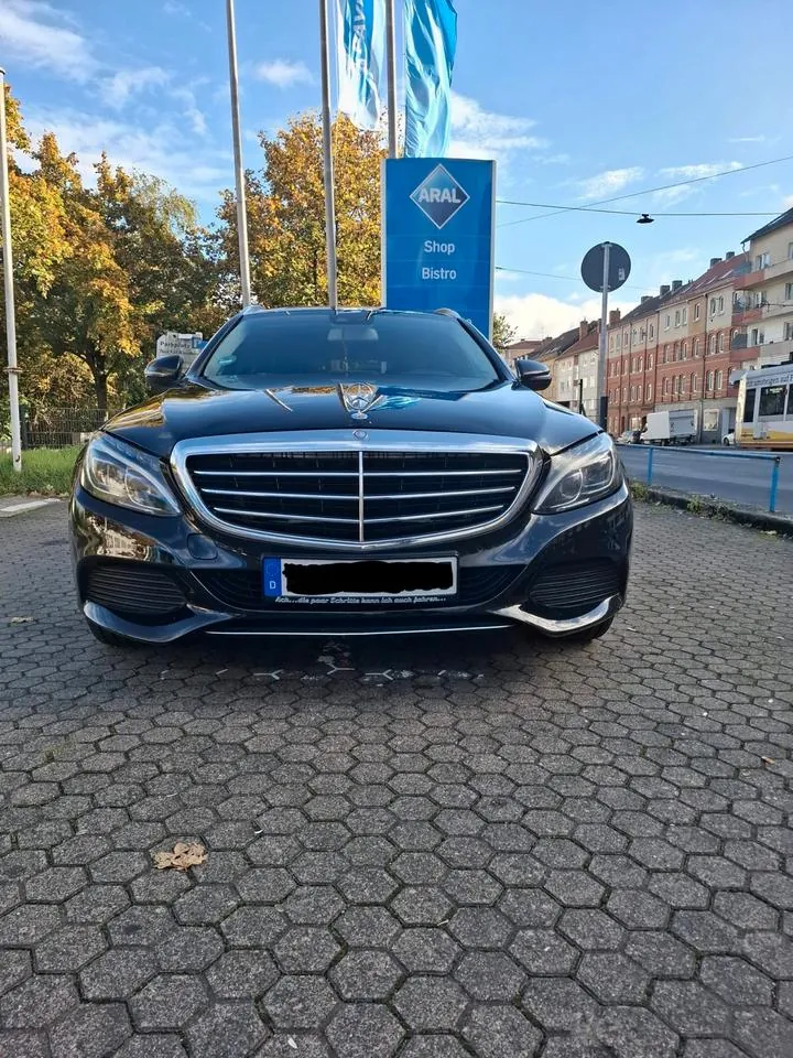 Mercedes-Benz 220
