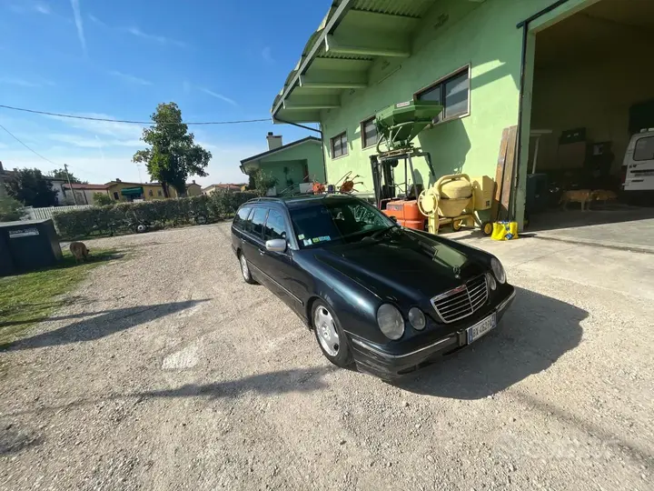 Mercedes-Benz E 270