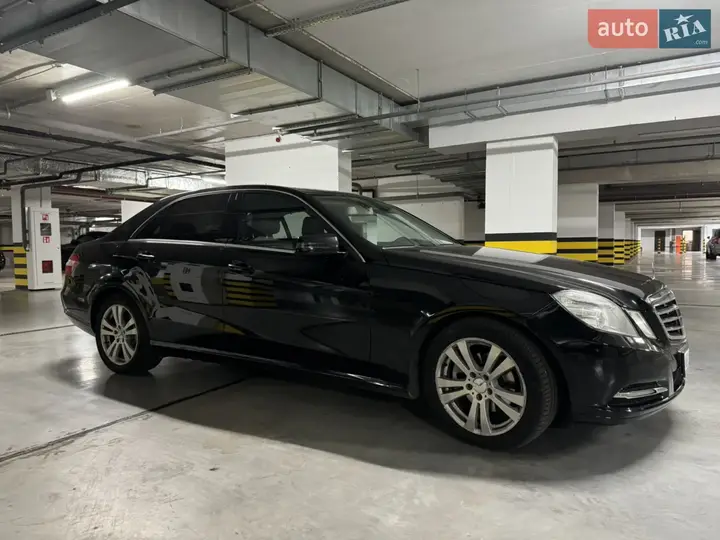 Mercedes-Benz E-Class 2012 photo 5