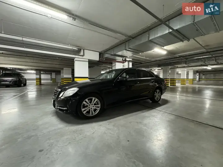 Mercedes-Benz E-Class 2012 photo 2