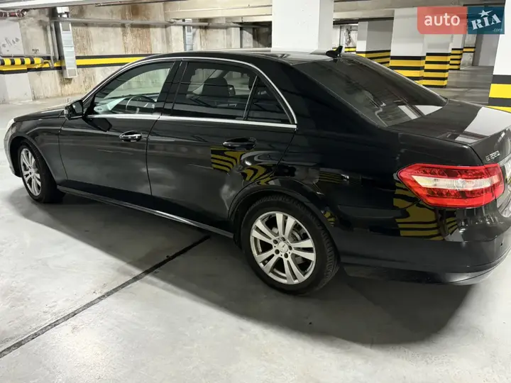 Mercedes-Benz E-Class 2012 photo 3