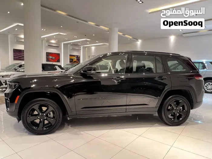 Jeep Grand Cherokee 2023 photo 2
