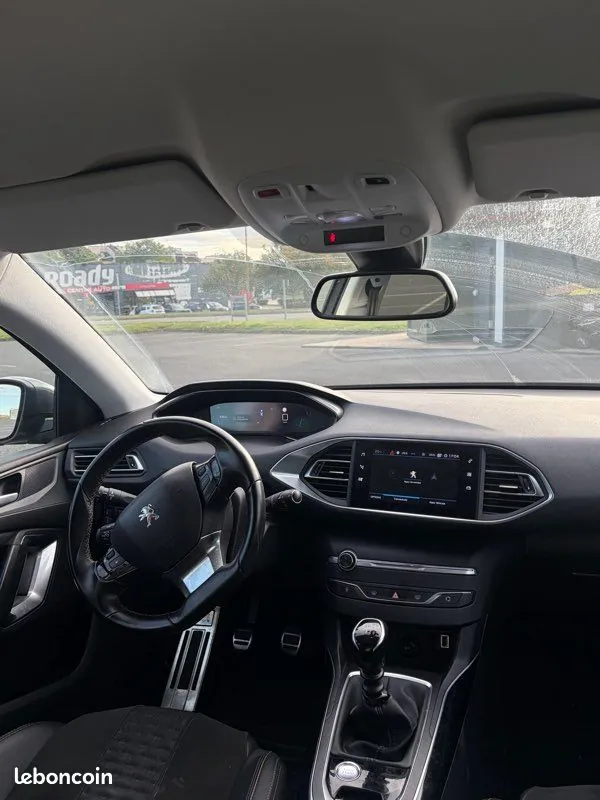 Peugeot 308 2021 photo 3