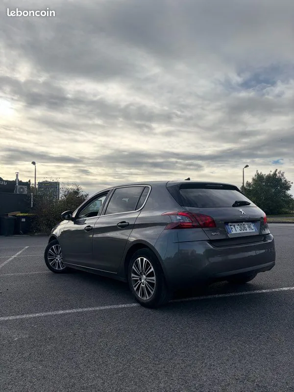 Peugeot 308 2021 photo 2