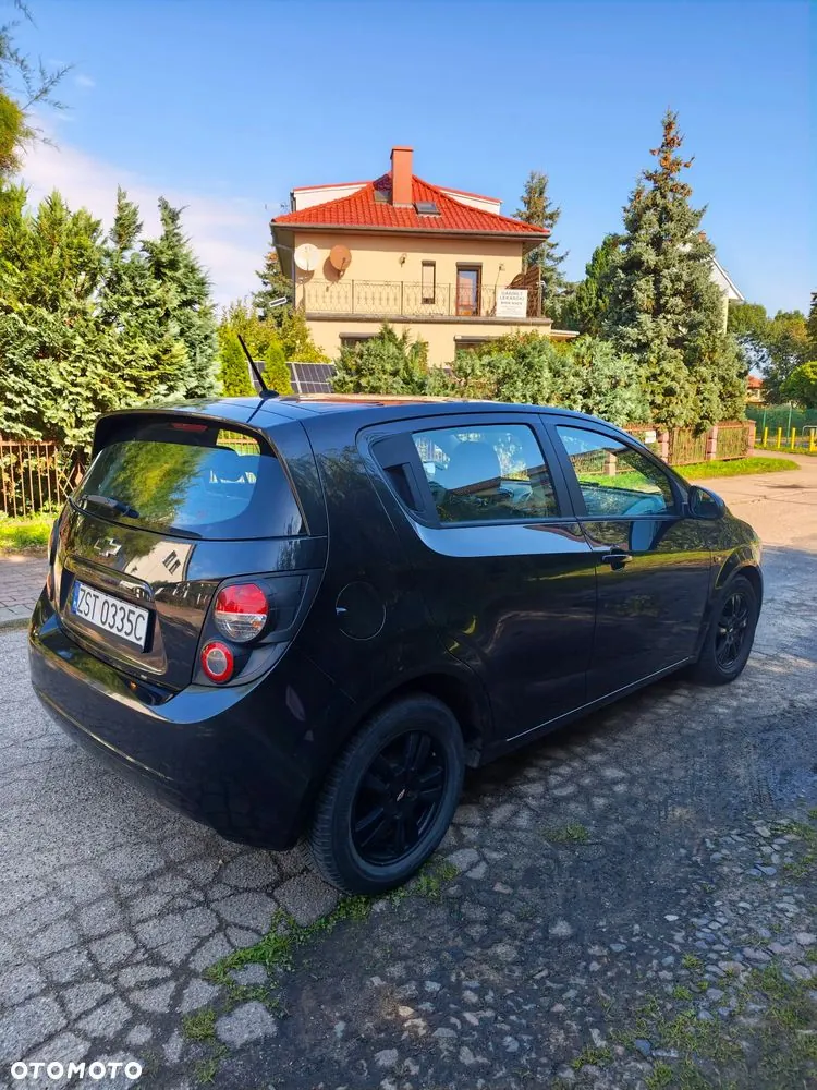 Chevrolet Aveo 2012 photo 5