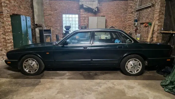 Jaguar Xj6