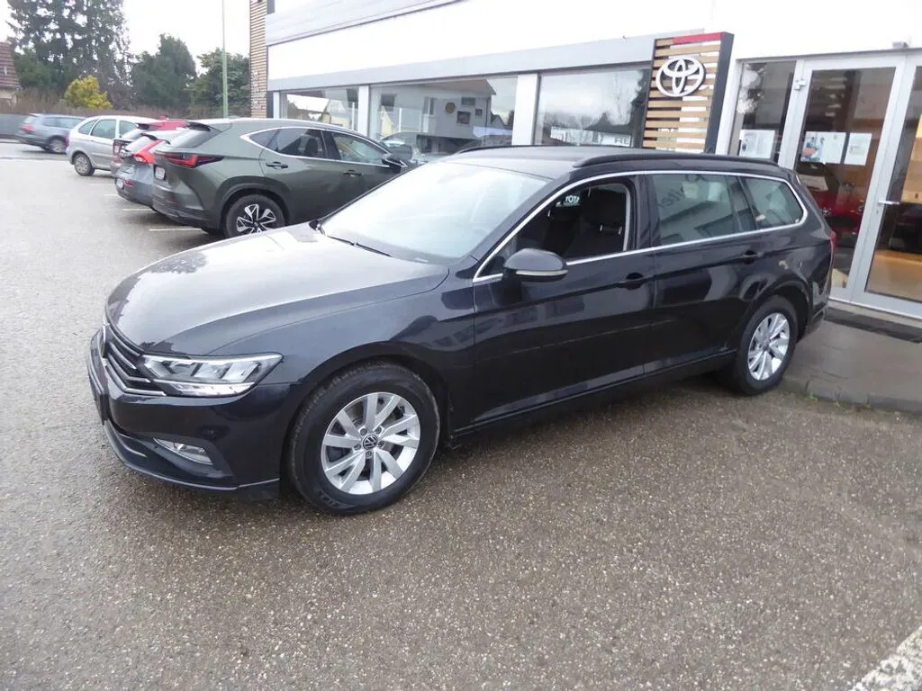Volkswagen Passat 2021 photo 2