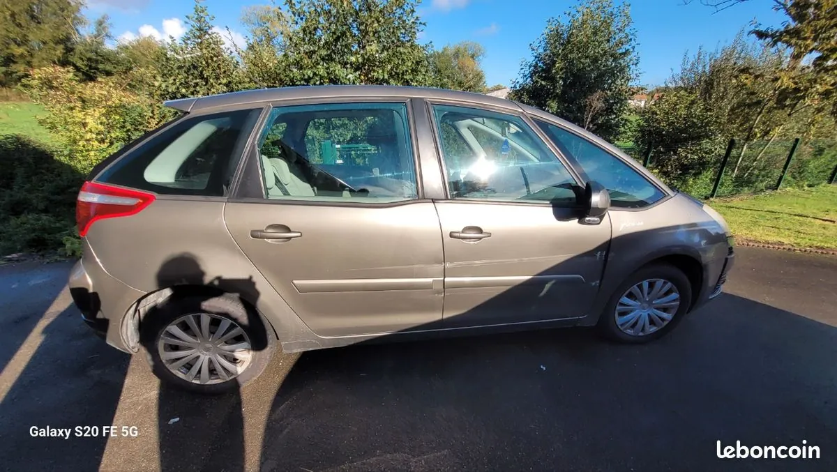 Citroen C4 Picasso 2008 photo 2