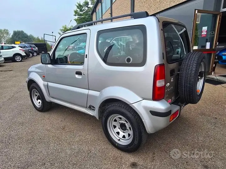 Suzuki Jimny 2004 photo 5