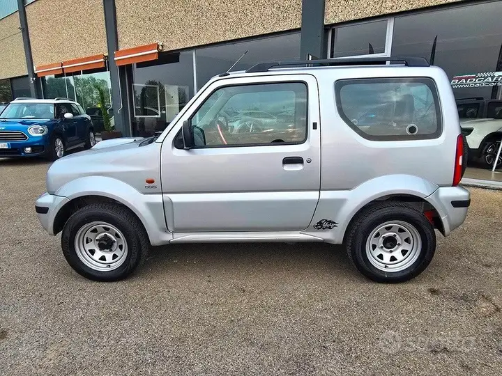 Suzuki Jimny 2004 photo 4