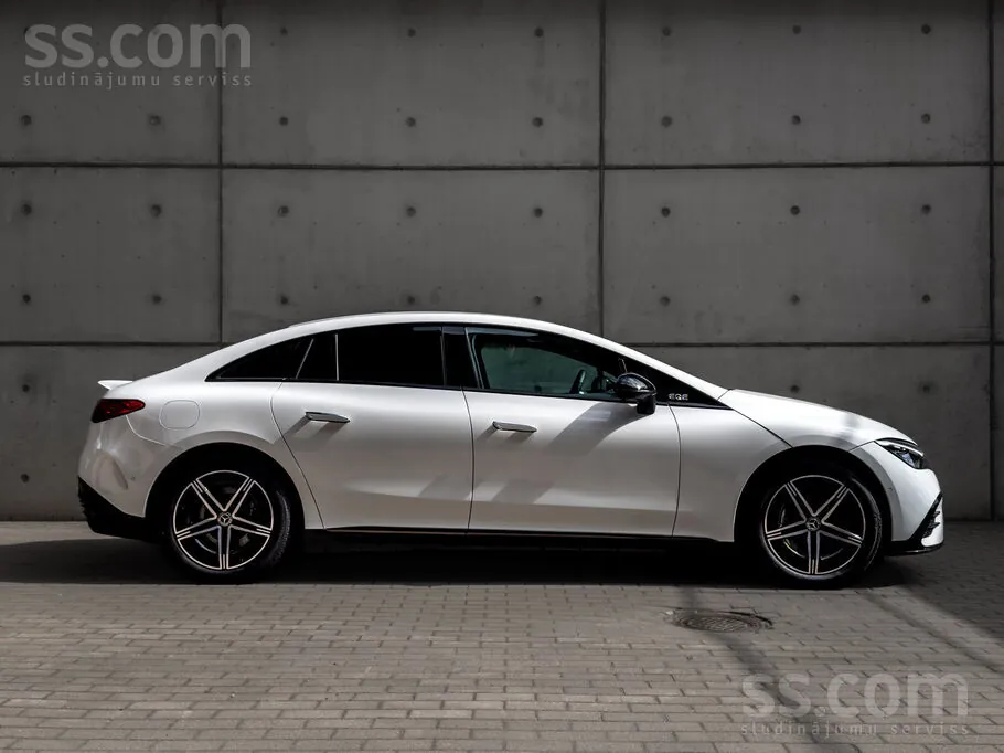 Mercedes-Benz Eqe 300 Amg 2025 photo 4