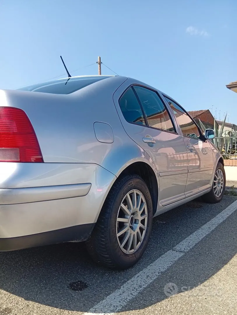 Volkswagen Bora 2003 photo 4