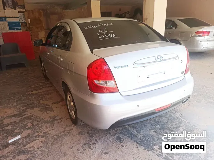 Hyundai Verna 2010 photo 3