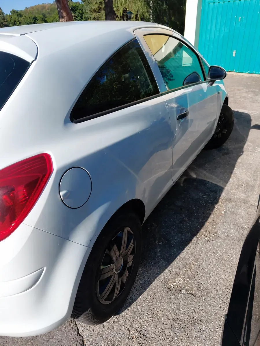 Opel Corsa 2011 photo 3