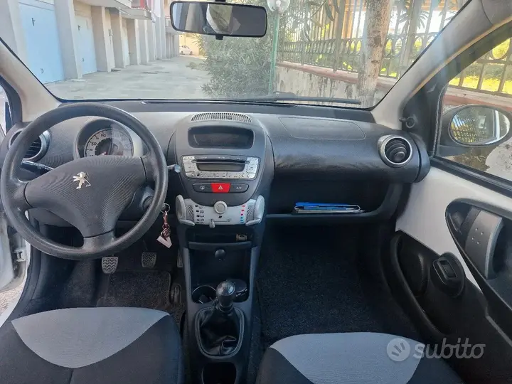 Peugeot 107 2013 photo 5