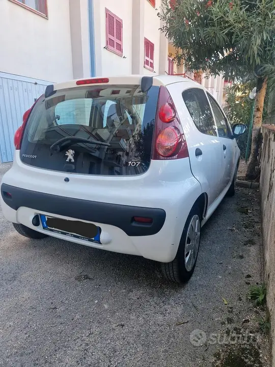 Peugeot 107 2013 photo 2