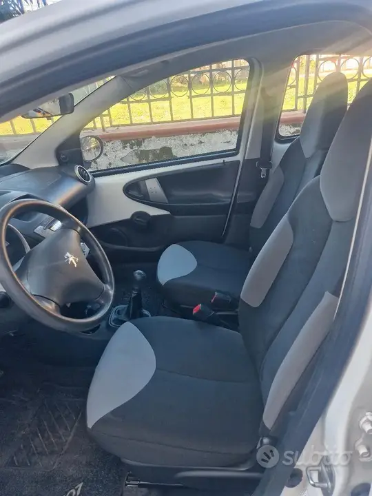 Peugeot 107 2013 photo 4