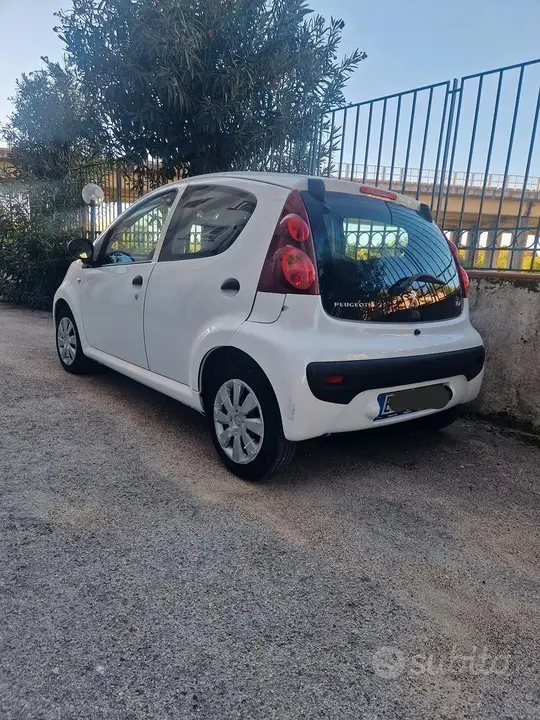 Peugeot 107 2013 photo 3