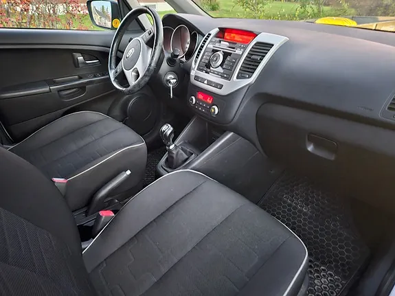Kia Venga 2015 photo 4