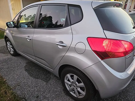 Kia Venga 2015 photo 2