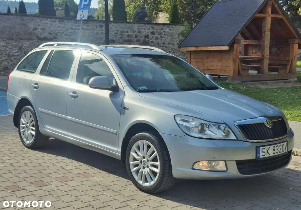Skoda Octavia 2009 photo 2