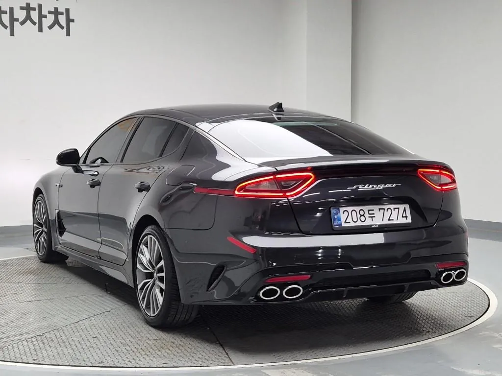 Kia Stinger 2018 photo 2
