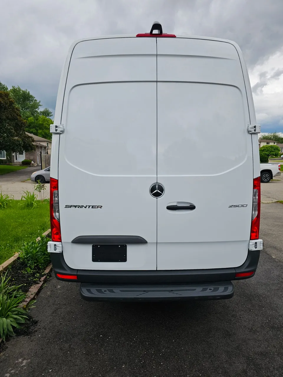 Mercedes-Benz Sprinter 2024 photo 2