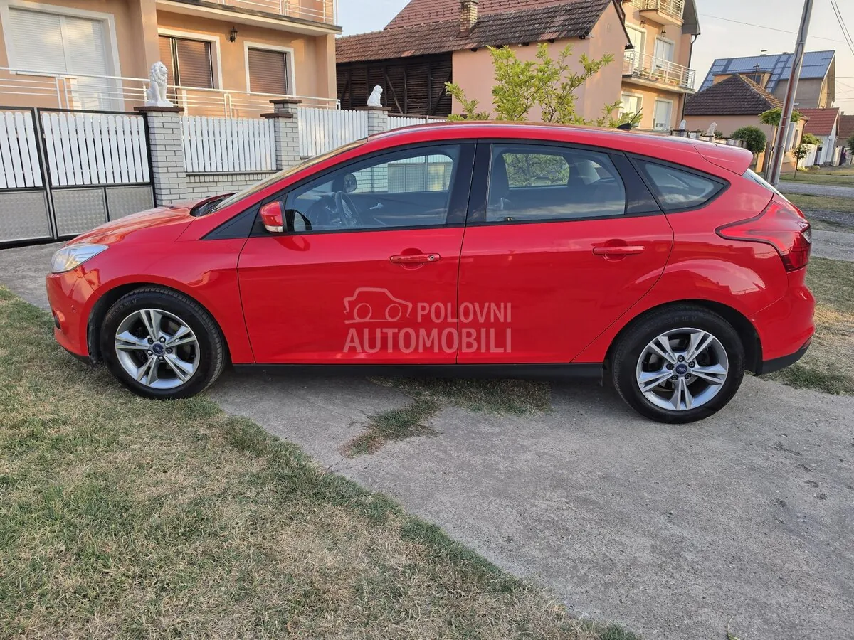 Ford Focus 2013 photo 2