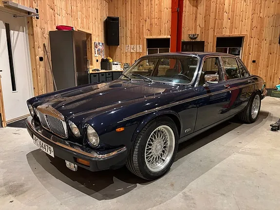 Jaguar Xj