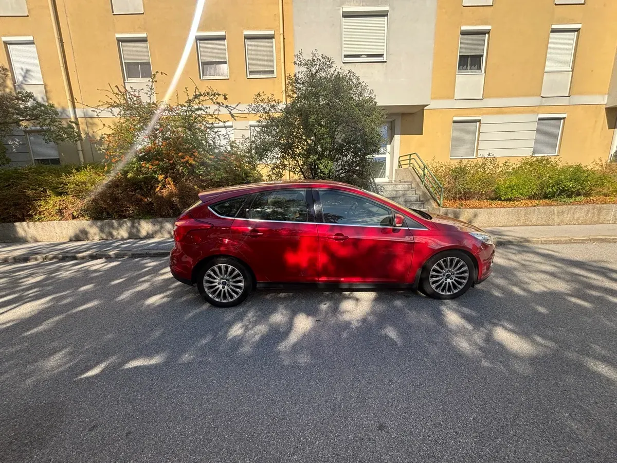 Ford Focus 2012 photo 3