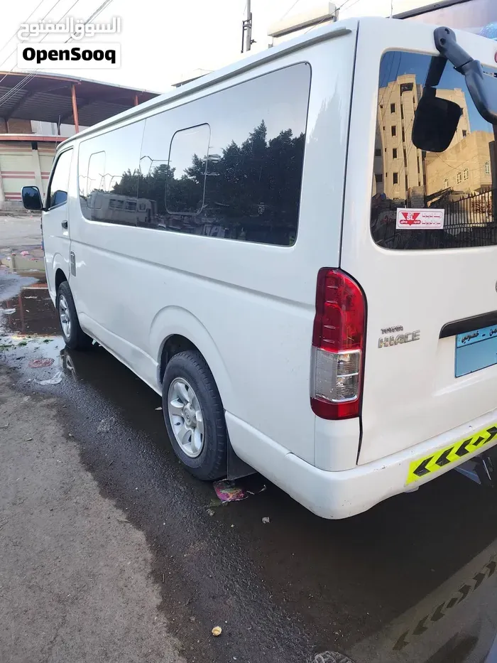 Toyota Hiace 2016 photo 3