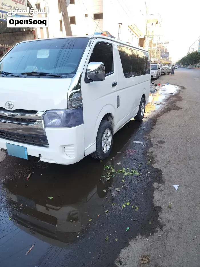 Toyota Hiace 2016 photo 2