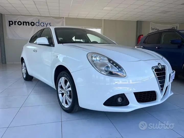 Alfa Romeo Giulietta 2011 photo 2