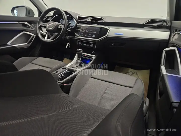 Audi Q3 2023 photo 2