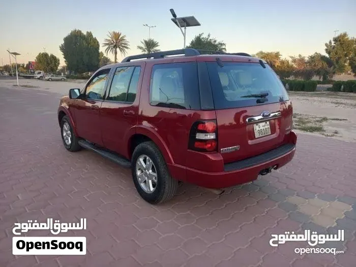Ford Explorer 2010 photo 2