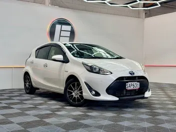 Toyota Aqua 2018 photo 2