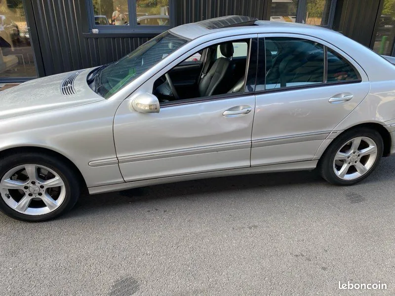 Mercedes-Benz C-Class 2003 photo 2