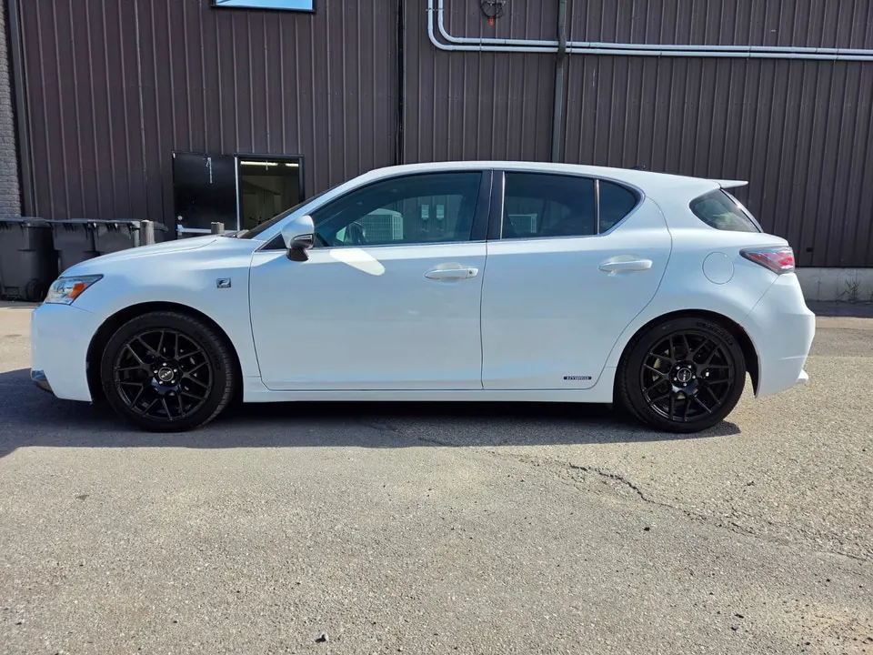 Lexus Ct 200H 2015 photo 4